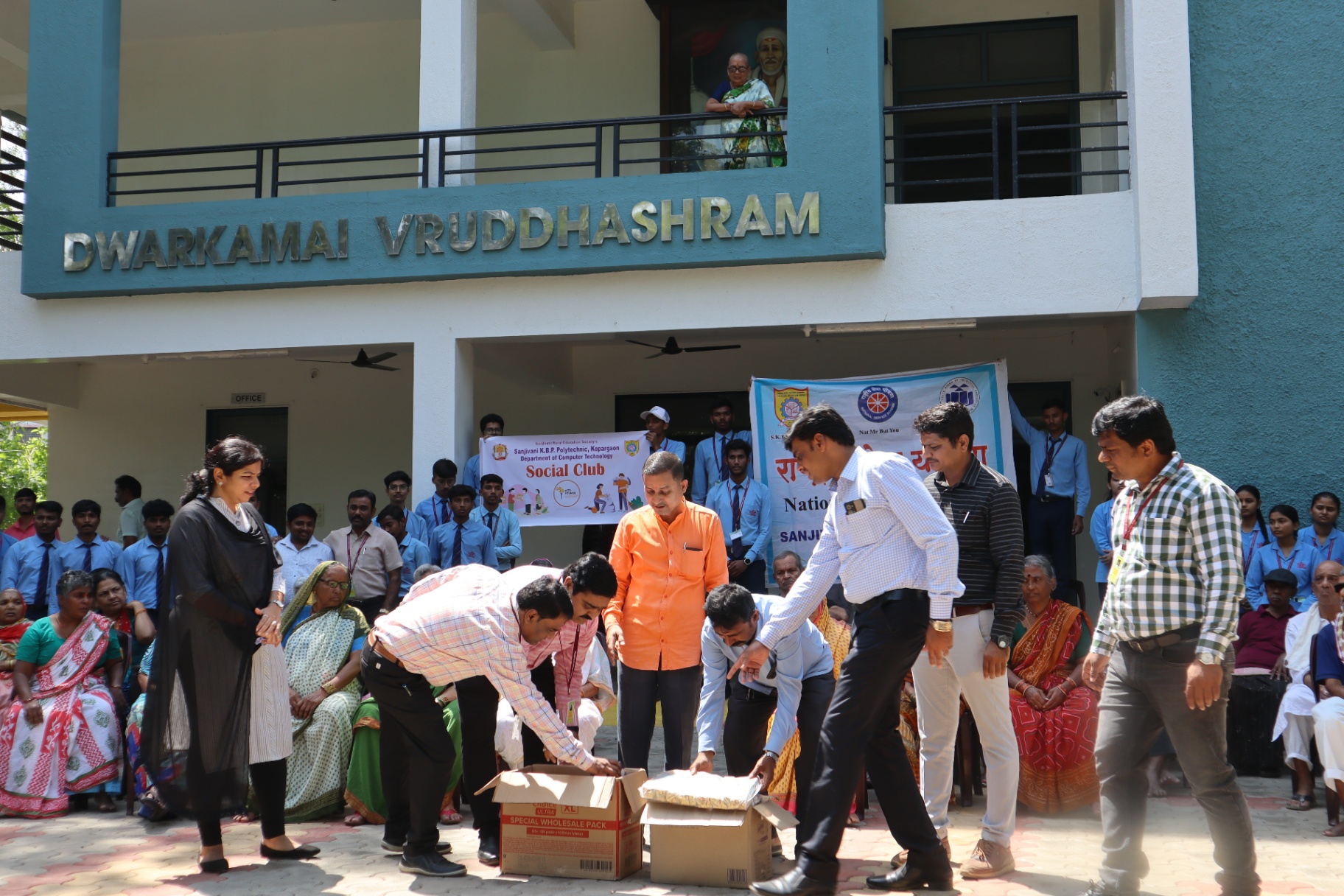 Distribution of essentials at Dwarkamai Vruddhashram