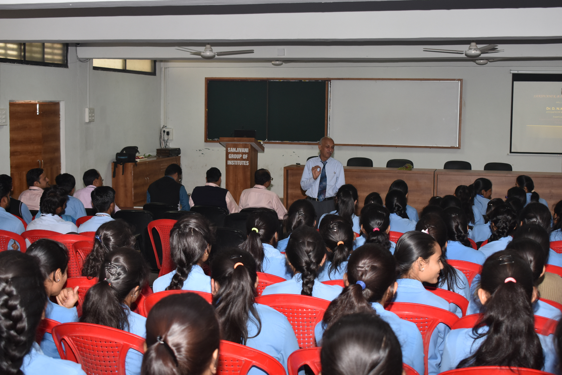 Full auditorium — student engagement session